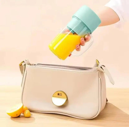 Rechargeable Fast Glass Juicer + Free Silicon Straw Home Decor Station